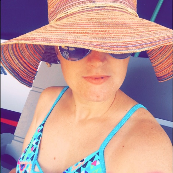 Meet your Posher, Ashley - Picture 4 of 8